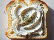 Сливочный сыр, приготовленный дома – просто тает во рту (изображение создано с помощью ИИ)