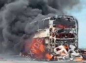 На трассе Одесса-Киев после ДТП загорелся автобус с пассажирами (видео)