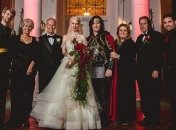 Даже смерть не разлучит их: свадьба "вампиров", которая вас удивит (Фото) 