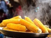 Додайте буквально трохи соди у каструлю