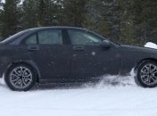 Новый Mercedes C-Class попал в объективы фотошпионов