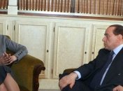 В Харькове ответили на плакат с Тимошенко плакатом с Берлускони