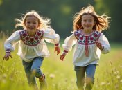 Девочки в вышиванках