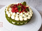 Торт зі шпинатним бісквітом: простий рецепт, який точно сподобається