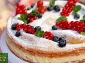 Такий пиріг може кілька днів зберігатись в холодильнику