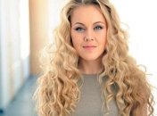 Аlyosha анонсировала песенный конкурс для поклонников