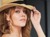 Двойня? Alyosha заинтриговала фанатов в Instagram