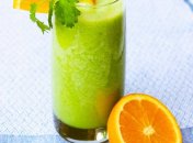 Тропический напиток с кинзой