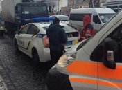 В Виннице женщина попала под колеса грузовика, когда вышла из трамвая