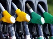 В Украине продолжает дешеветь бензин