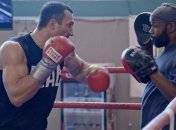 Кличко объяснил назначение тренером Бэнкса после смерти Стюарда