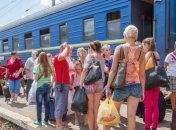 "Укрзализныця" включила дополнительные вагоны в поезда на Крым 