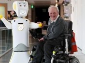 До чего техника дошла: роботы уже могут помогать пожилым людям