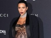 Ким Кардашьян шокировала публику своим нарядом