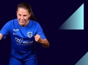 Футболистка забила шикарный гол со штрафного, которому позавидовал бы и Роналду (видео)