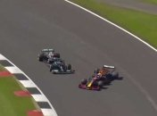 Авария Ферстаппена и Хэмилтона в "Сильверстоуне": Макс указал на неспортивное поведение Льюиса (видео)