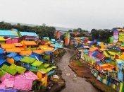 Невероятно красочная "Радужная деревня" в Индонезии (Фото)