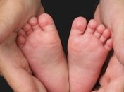 В честь Дня матери в Украине устроили конкурсы детских рисунков