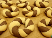 Печиво з двох видів тіста