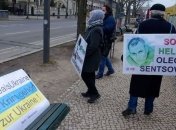 Активисты устроили пикет в Берлине в защиту крымских татар