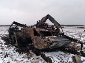 Залишки російської техніки розкидані вздовж лінії фронту