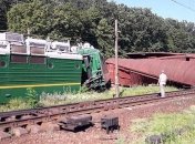 В Кировоградской области масштабная авария на железной дороге: грузовой поезд слетел с рельсов  