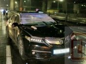 На Надднепрянском шоссе в Киеве водитель "Акуры" насмерть сбил пешехода: фото с места трагедии