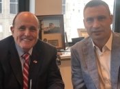 "Яркий свет, сияющий в окружающей темноте": Адвокат Трампа вступился за Кличко