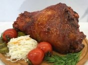 Як приготувати соковиту свинячу рульку в духовці