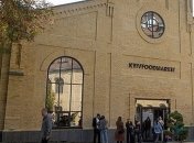 "Каждый сам за себя": рестораны в центре Киева продолжают принимать посетителей во время карантина