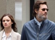 Бывшая девушка комика Джима Керри покончила с собой