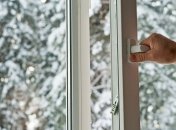 Окно не стоит открывать на проветривание - пользы меньше