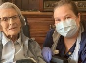 У Британії 106-річна жінка вилікувалась від коронавірусу