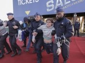 "Восстание против вымирания": в Брюсселе экоактивисты пытались сорвать автошоу