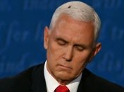 Казус під час дебатів у США: муха сіла на голову Пенса і це прикувало увагу мережі