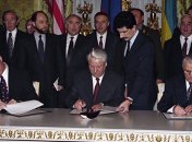 Украине пора получить награду за отказ от ядерного оружия: стало известно, кто ей в этом может помочь