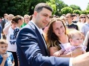 Гройсман поздравил украинцев с Троицей: Желаю теплых и радостных мыслей