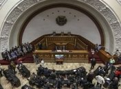 Парламент Венесуэлы отказался сложить полномочия