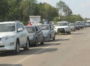 На КПВВ "Марьинка" образовалась очередь из 550 автомобилей