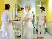 С почтением опуститься и не ерзать: сеть развеселила необычная инструкция по поведению на работе (фото)