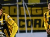 Футболисты устроили побоище из-за "оглушенного" петардой игрока (видео)