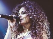 Яна Соломко сделала селфи во время службы в церкви