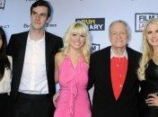 Playboy объявил о возвращение фото обнаженных моделей