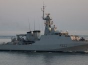Британия отправила корабль для сопровождения российского судна