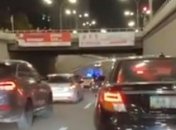 Парень чудом остался жив: появилось видео с места несчастного случая в Киеве