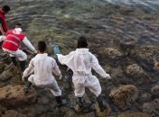 В Средиземном море лодка с мигрантами ушла под воду