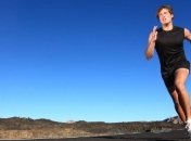 Xiaomi представила "умные" кроссовки 