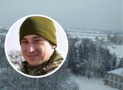 Хлопець прибув разом зі своєю бригадою на полігон у Тучині