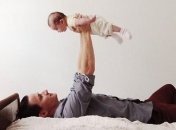 18 трогательных фото пап с малышами