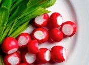 Медики назвали полезные и вредные свойства редиса